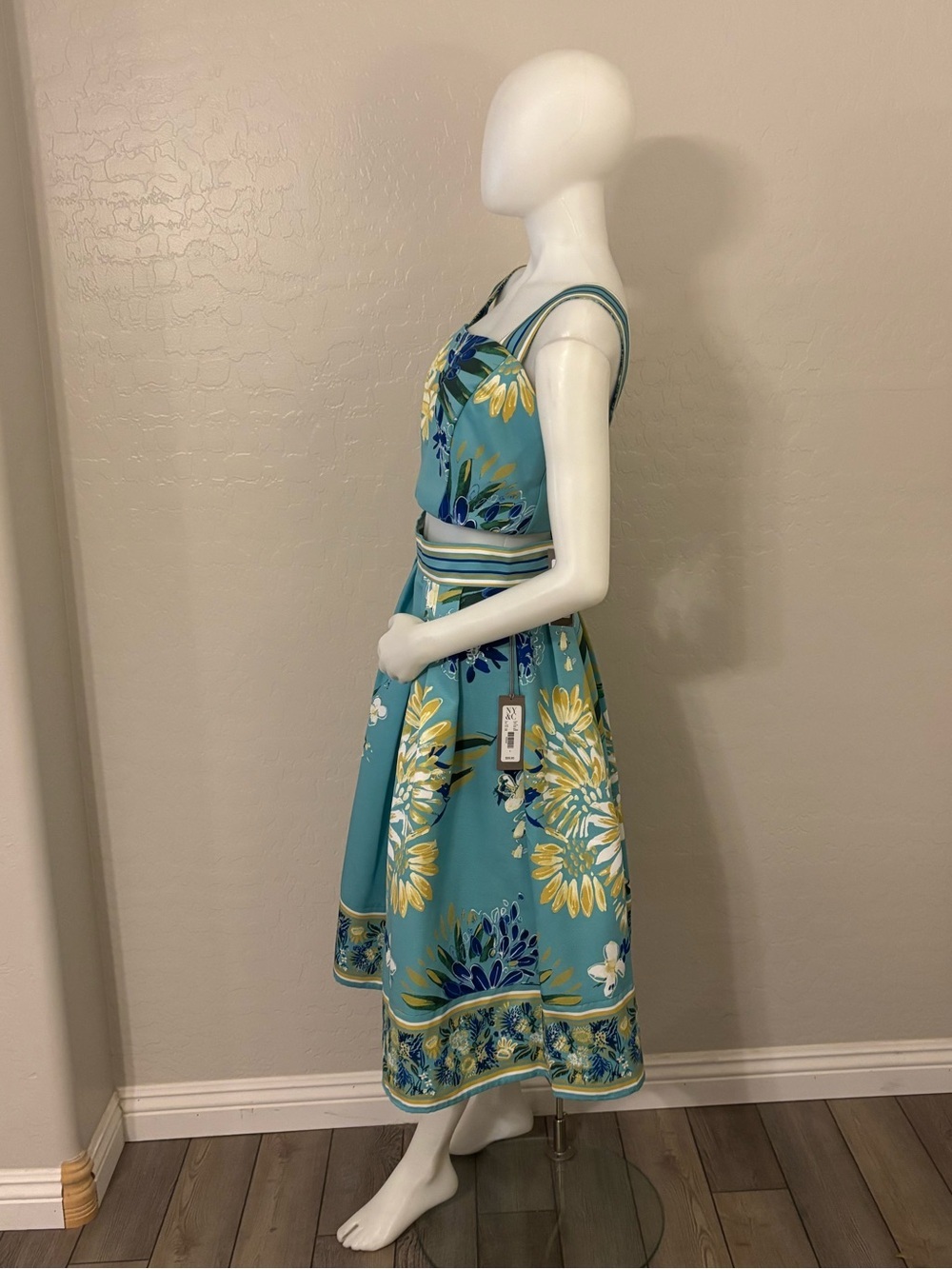 New York & Co X Eva Mendes Silene Crop Top and Skirt Set Size 6 - Picture 9 of 16
